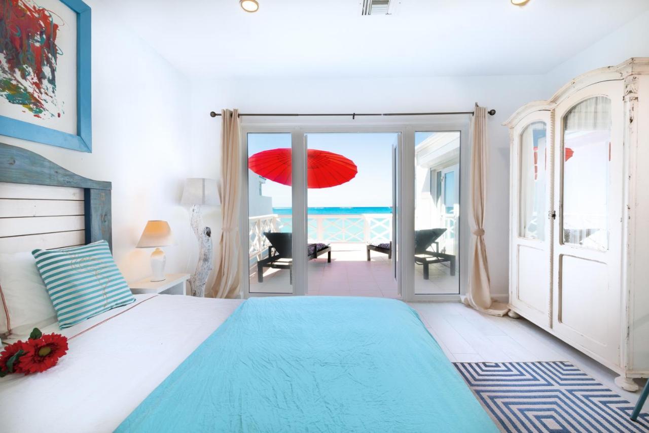 Caprice 9 - Oceanfront Villa - Gated Community With Pool แนสซอ ภายนอก รูปภาพ