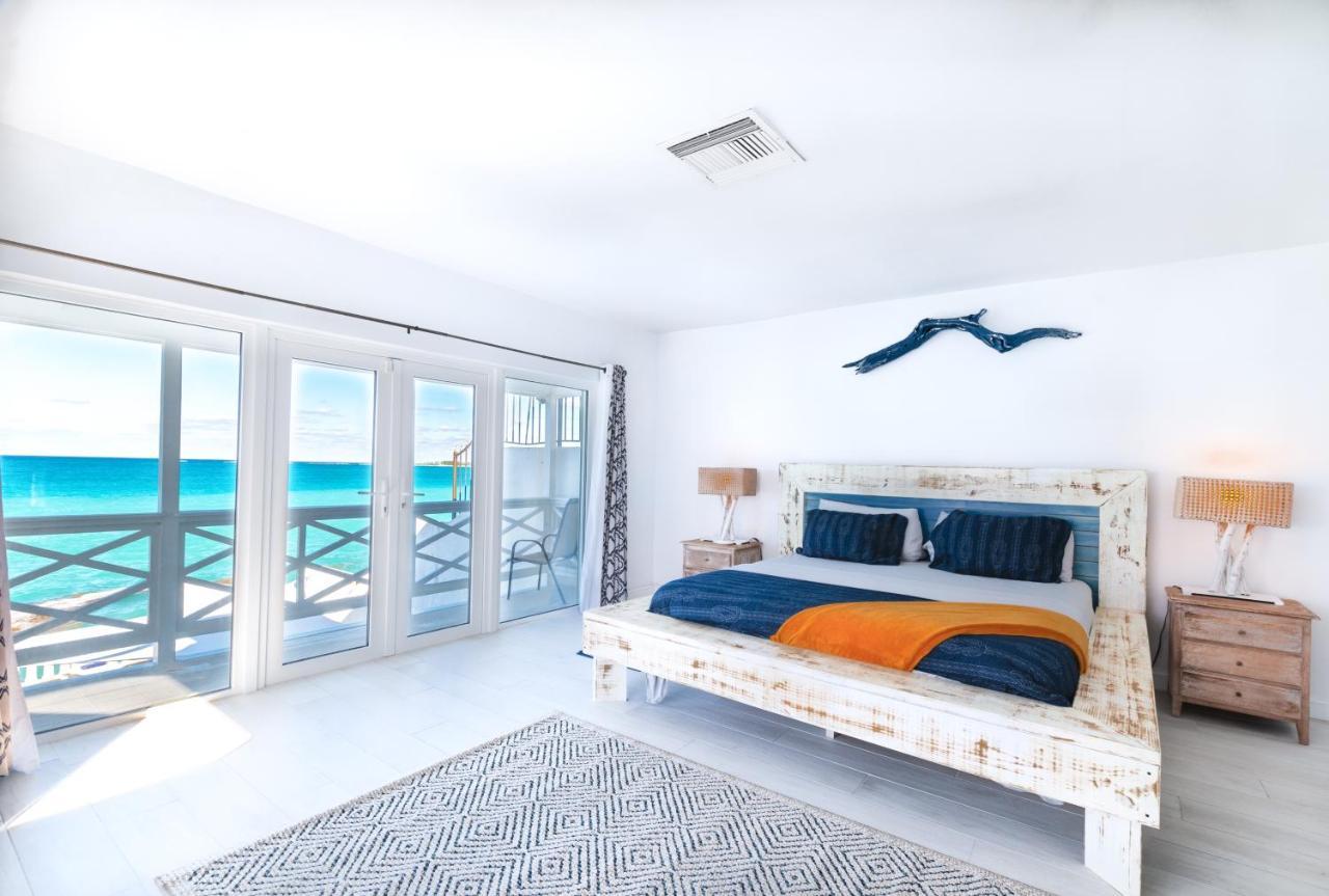 Caprice 9 - Oceanfront Villa - Gated Community With Pool แนสซอ ภายนอก รูปภาพ